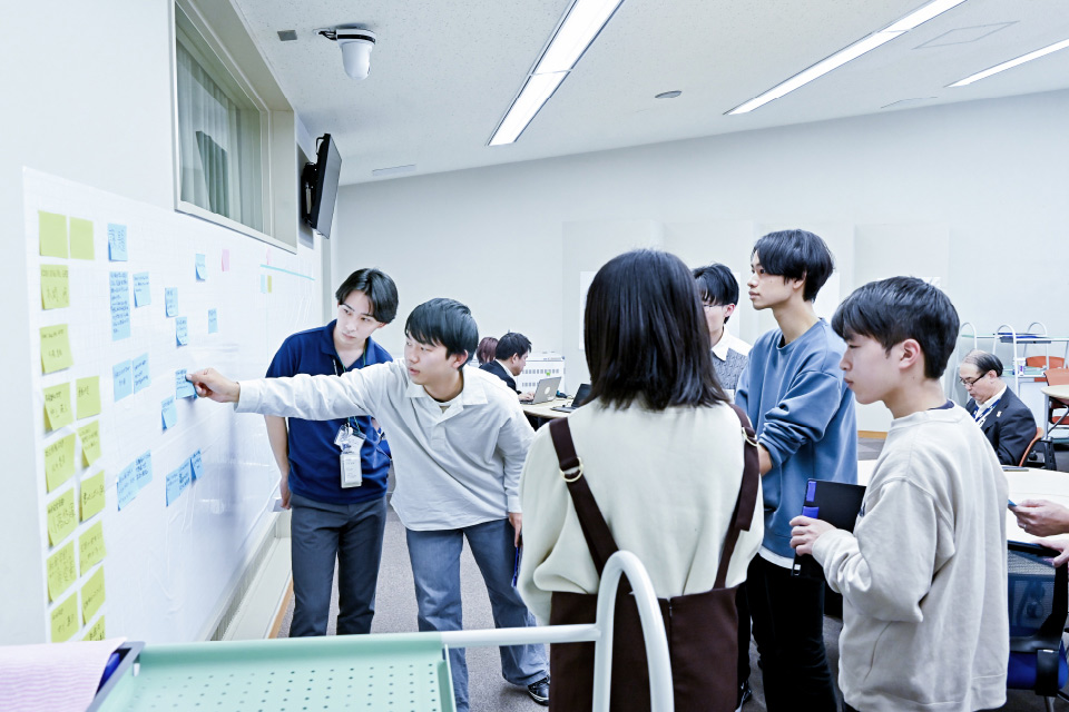 政治への無関心に対して課題感を持つ関西大学の学生たち